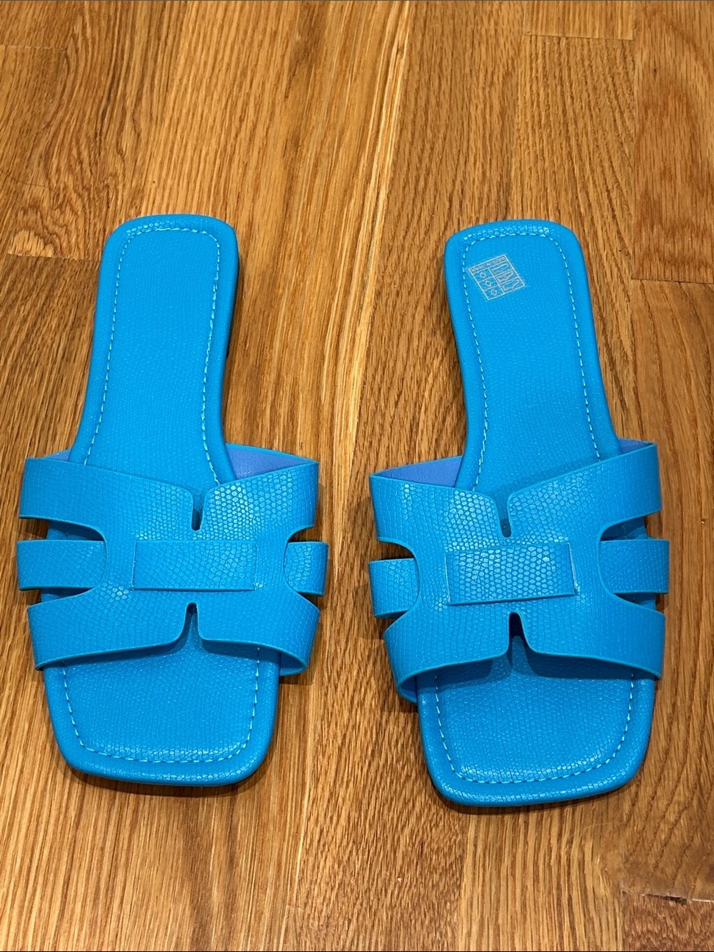 Bright Blue Turquoise reptile texture Slide Sandals women’s 11 new without box